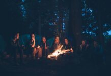 건강한 취미 생활, 면역력도 높이고 스트레스도 줄이자 people having a bonfire