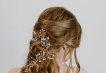 핫썸머! 뜨거운 여름 건강하게 유지하는 헤어 woman wearing white sleeveless dress